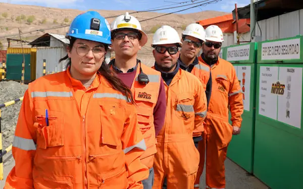 Quién es responsable de proveer los equipos de protección personal