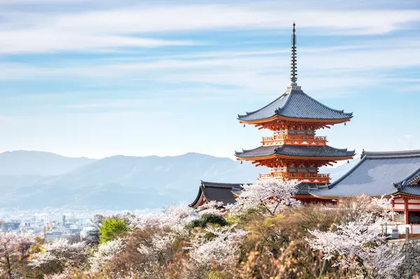 3. Kioto, Japón templos, cerezos y silencio interior